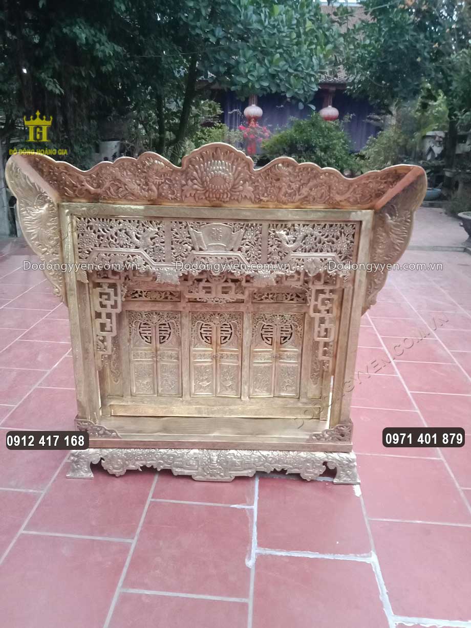 Từng họa tiết hoa văn tr&ecirc;n vật phẩm được chạm th&uacute;c sắc n&eacute;t, tỉ mỉ